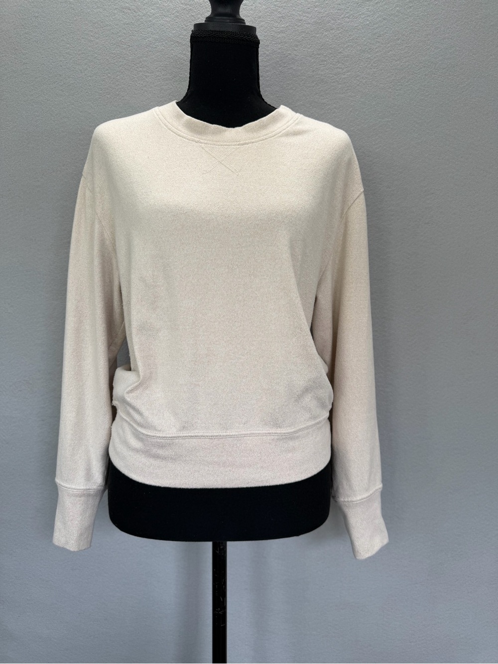 UGG Sweatshirt Pullover XS Women’s Soft Loungewear Beige Long Sleeve